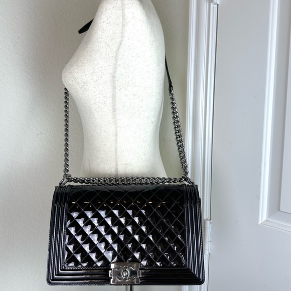 CHANEL BOY Chain Patent Quilted Shoulder Bag with Patent Wallet - Picture 11 of 11